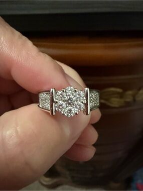 10k Genuine White Gold Cluster Genuine Diamond Ring - Size 7